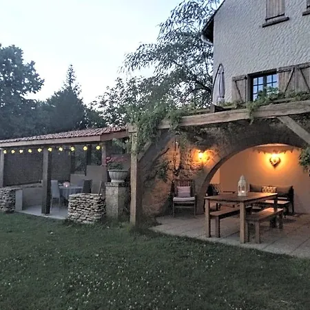Au Soleil Couchant Bed & Breakfast 3*